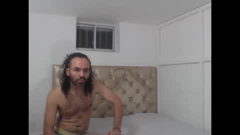 Snapshot of frank_jeanpaul chatting on 4, 12, 2025 frank_jeanpaul online show from 4, 12, 2025