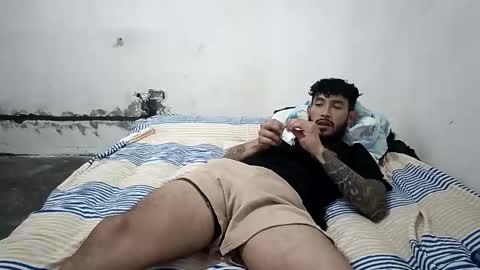 Snapshot of frankdanielsmolano chatting on 1, 5, 2026 frankdanielsmolano online show from 1, 5, 2026