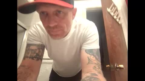 Snapshot of frankieblueeyes4u chatting on 18, 4, 2026 Famous Blue Eyes online show from 18, 4, 2026
