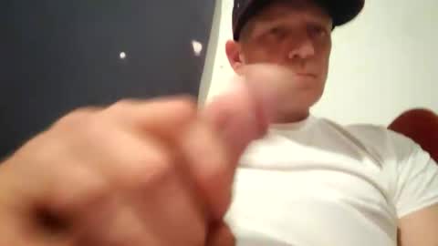 Snapshot of frankieblueeyes4u chatting on 26, 4, 2026 Famous Blue Eyes online show from 26, 4, 2026