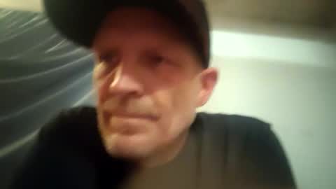 Snapshot of frankieblueeyes4u chatting on 4, 5, 2026 Famous Blue Eyes online show from 4, 5, 2026
