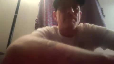 Snapshot of frankieblueeyes4u chatting on 10, 5, 2026 Famous Blue Eyes online show from 10, 5, 2026