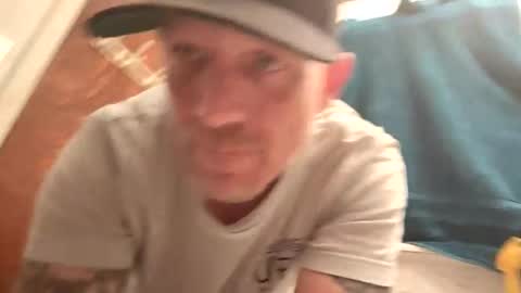 Snapshot of frankieblueeyes4u chatting on 13, 5, 2026 Famous Blue Eyes online show from 13, 5, 2026