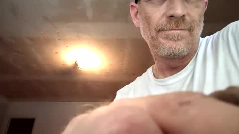 Snapshot of frankieblueeyes4u chatting on 17, 5, 2026 Famous Blue Eyes online show from 17, 5, 2026