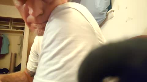 Snapshot of frankieblueeyes4u chatting on 22, 6, 2026 Famous Blue Eyes online show from 22, 6, 2026
