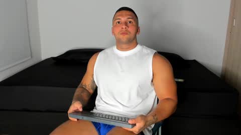 Snapshot of frankmyles01 chatting on 22, 1, 2025 frank online show from 22, 1, 2025