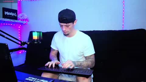 Snapshot of frankoafterdark chatting on 5, 11, 2025 Franco online show from 5, 11, 2025