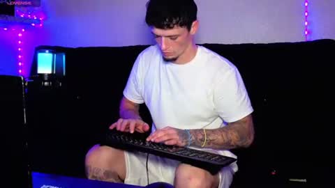 Snapshot of frankoafterdark chatting on 9, 11, 2025 Franco online show from 9, 11, 2025