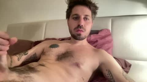 Snapshot of frankybiiig chatting on 16, 10, 2025 thegoodandbiiig online show from 16, 10, 2025