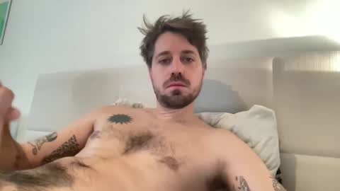 Snapshot of frankybiiig chatting on 22, 10, 2025 thegoodandbiiig online show from 22, 10, 2025