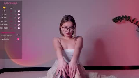 Snapshot of frannpalmer chatting on 26, 11, 2025 Frann online show from 26, 11, 2025