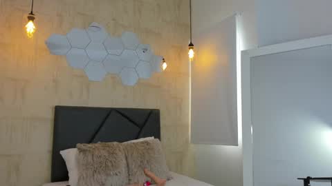 Fransheska online show from 19, 2, 2025