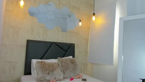 Fransheska online show from 27, 2, 2025