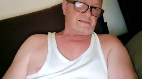 Snapshot of frauenfeind1 chatting on 9, 6, 2026 Wolfi online show from 9, 6, 2026