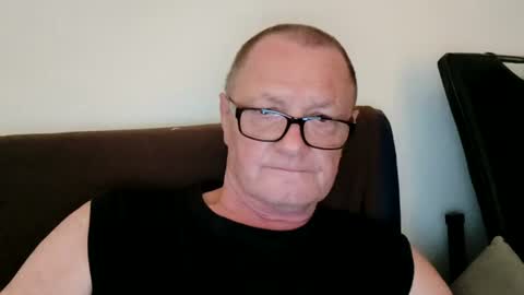 Snapshot of frauenfeind1 chatting on 13, 7, 2026 Wolfi online show from 13, 7, 2026
