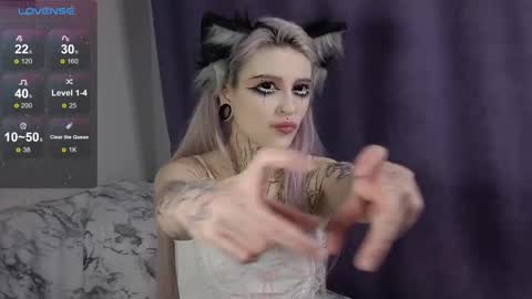 Snapshot of fraulein_mooon chatting on 15, 12, 2024 Asya UwU online show from 15, 12, 2024