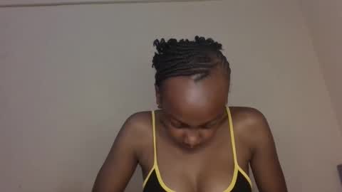 Snapshot of freaky_beauty chatting on 29, 5, 2026 freaky_beauty online show from 29, 5, 2026