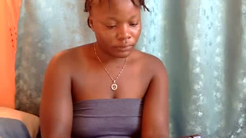 freaky_dolly online show from 6, 1, 2025