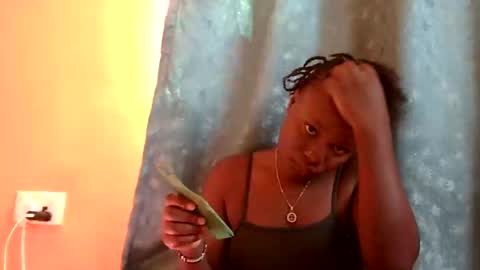 freaky_dolly online show from 7, 1, 2025