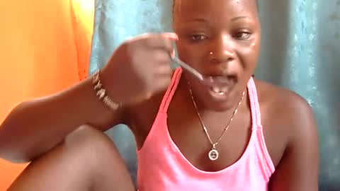 freaky_dolly online show from 10, 1, 2025