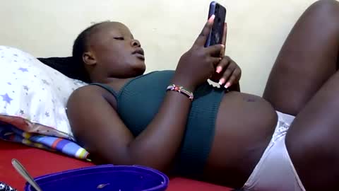 freaky_dolly online show from 20, 1, 2025