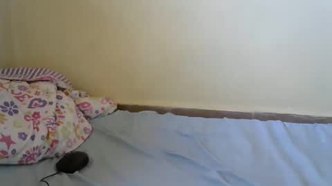 freaky_dolly online show from 1, 3, 2025