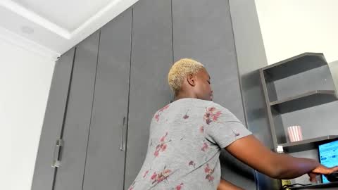 Snapshot of freaky_kandy chatting on 23, 2, 2026 Kandy online show from 23, 2, 2026