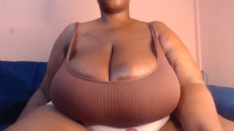 Snapshot of freakyboobsxx chatting on 11, 6, 2026 Kimmy online show from 11, 6, 2026