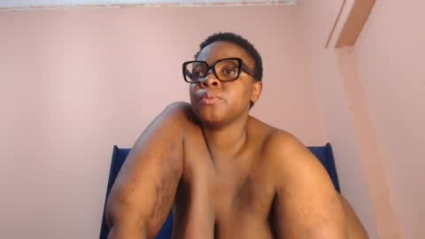 Snapshot of freakyboobsxx chatting on 27, 6, 2026 Kimmy online show from 27, 6, 2026
