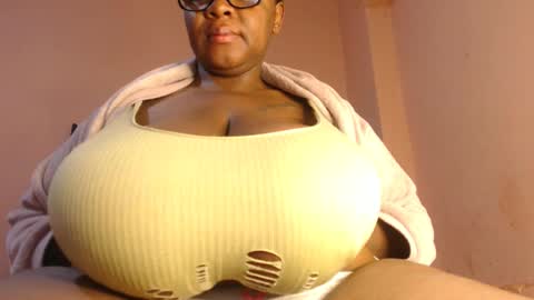 Snapshot of freakyboobsxx chatting on 29, 6, 2026 Kimmy online show from 29, 6, 2026