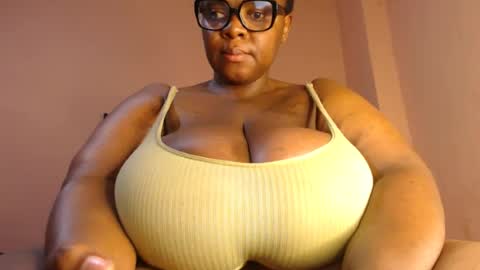 Snapshot of freakyboobsxx chatting on 29, 6, 2026 Kimmy online show from 29, 6, 2026