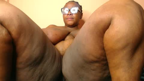 Snapshot of freakyboobsxx chatting on 8, 7, 2026 Kimmy online show from 8, 7, 2026