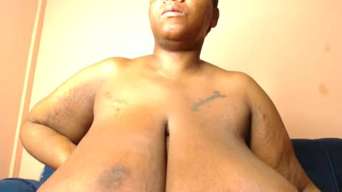 Snapshot of freakyboobsxx chatting on 12, 7, 2026 Kimmy online show from 12, 7, 2026