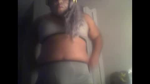 Snapshot of free_101 chatting on 24, 9, 2025 Angie-mae online show from 24, 9, 2025