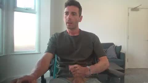 Snapshot of frenchbdmaninlondon chatting on 6, 7, 2026 Horny Paul online show from 6, 7, 2026