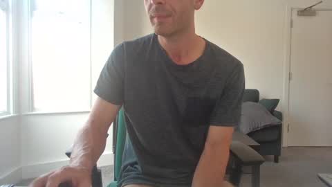 Snapshot of frenchbdmaninlondon chatting on 14, 7, 2026 Horny Paul online show from 14, 7, 2026