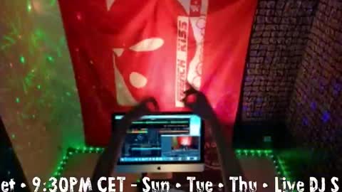 frenchkissdjfk online show from 6, 11, 2025