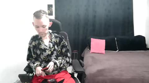 Snapshot of frenchroulette chatting on 3, 1, 2025 Thomas y Sophia online show from 3, 1, 2025