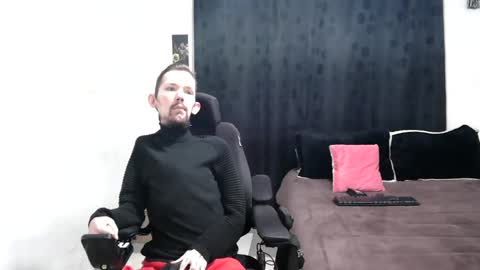 Snapshot of frenchroulette chatting on 2, 3, 2025 Thomas y Sophia online show from 2, 3, 2025