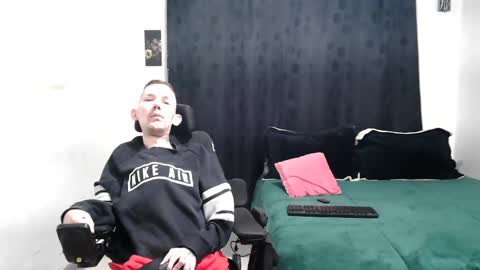 Snapshot of frenchroulette chatting on 5, 3, 2025 Thomas y Sophia online show from 5, 3, 2025