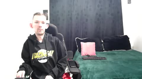 Snapshot of frenchroulette chatting on 6, 3, 2025 Thomas y Sophia online show from 6, 3, 2025