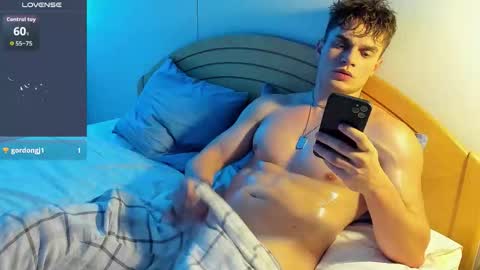 Snapshot of fresh_b1ood chatting on 5, 10, 2025 Alex or Andrzej online show from 5, 10, 2025