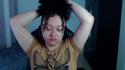 Snapshot of freud_x_louise1 chatting on 22, 12, 2024 Louise online show from 22, 12, 2024