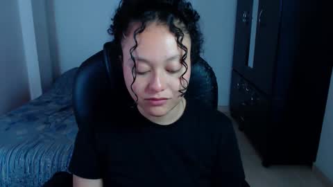 Snapshot of freud_x_louise1 chatting on 10, 10, 2025 Louise online show from 10, 10, 2025