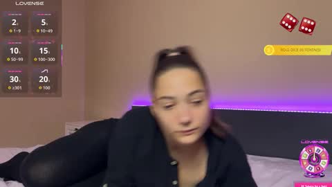 Snapshot of freyaoliver chatting on 14, 10, 2025 FreyaOliver online show from 14, 10, 2025