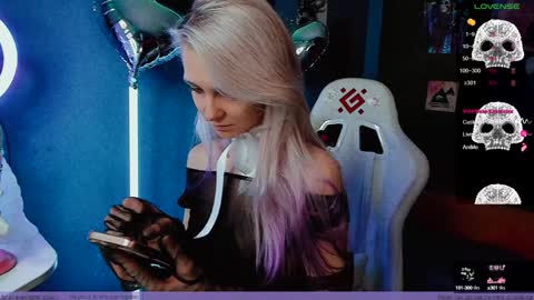 Snapshot of frida_fortune chatting on 23, 1, 2025 Frida A boost to fortune for the one who gives a thumbs up and a bonus lucky for those who support me by joining the fanclub online show from 23, 1, 2025