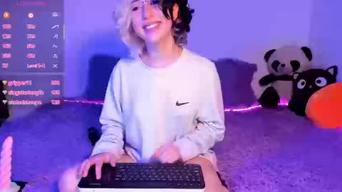 Snapshot of frida_lassi_ chatting on 13, 9, 2025 frida_lassi_ online show from 13, 9, 2025