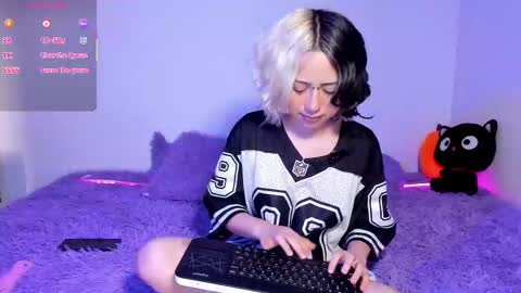 Snapshot of frida_lassi_ chatting on 18, 9, 2025 frida_lassi_ online show from 18, 9, 2025