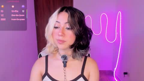 Snapshot of frida_lassi_ chatting on 5, 12, 2025 frida_lassi_ online show from 5, 12, 2025