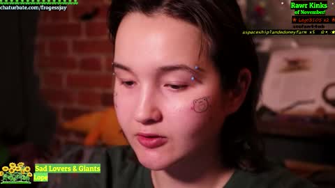 Snapshot of frogessjay chatting on 10, 11, 2025 Jaywise Frogfoot online show from 10, 11, 2025